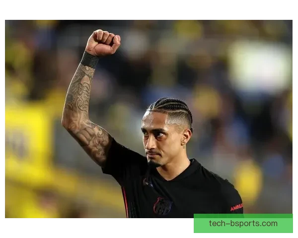 巴塞罗那官方宣布拉菲尼亚成为球队新任队长之一